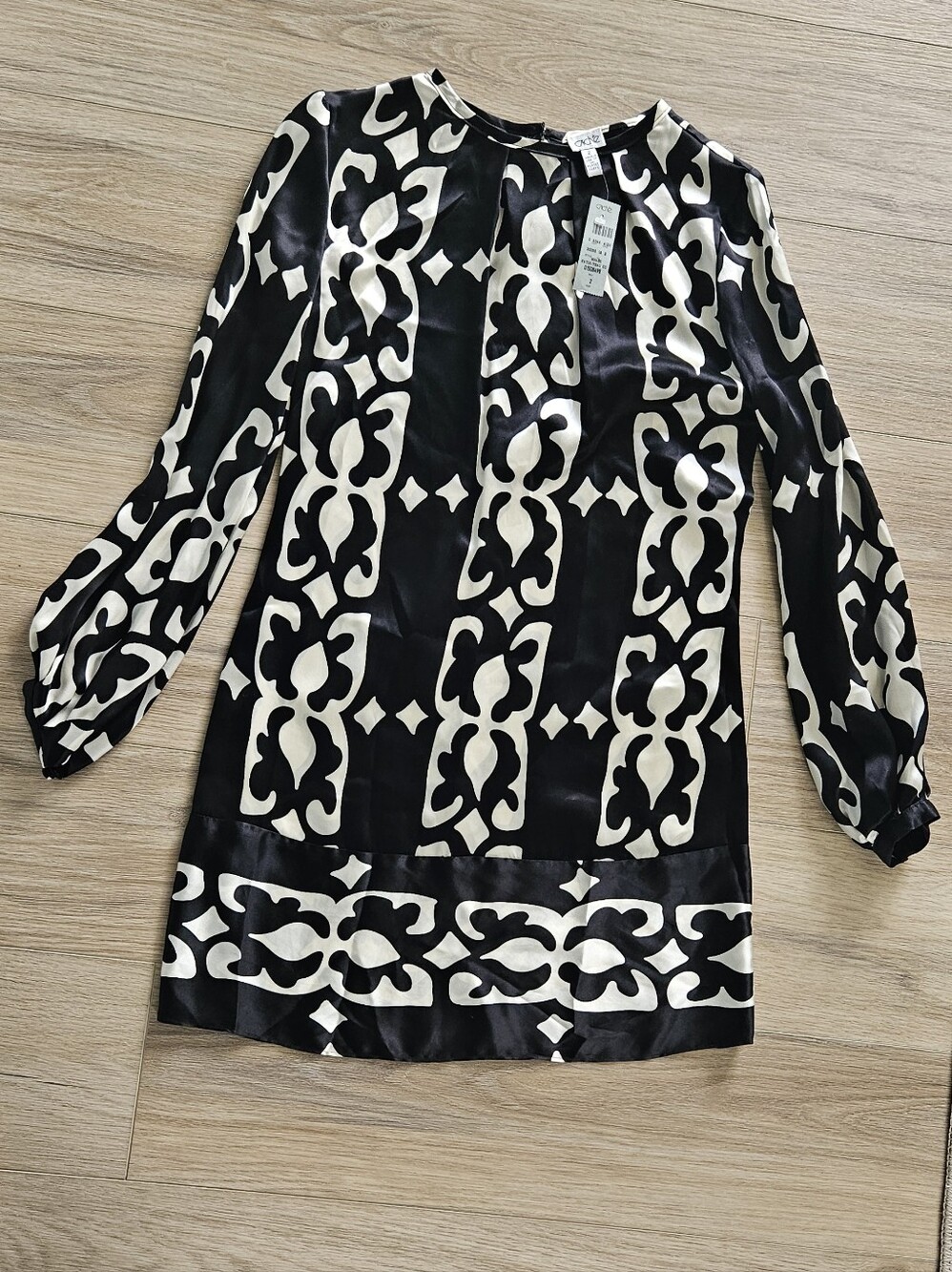 NWT CACHE SZ 2 S SMALL 100% SILK BLACK WHITE LONG SLEEVE SHIFT MINI DRESS